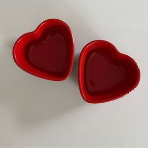 Le Creuset Heart Stoneware Dishes - Set of 2 - Red / Cerise
